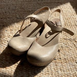 Dansko beige clogs with straps